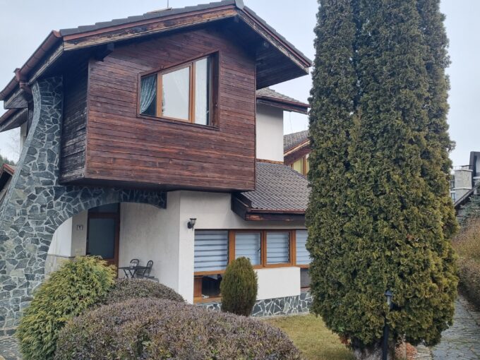 Detached-House-in-Redenka