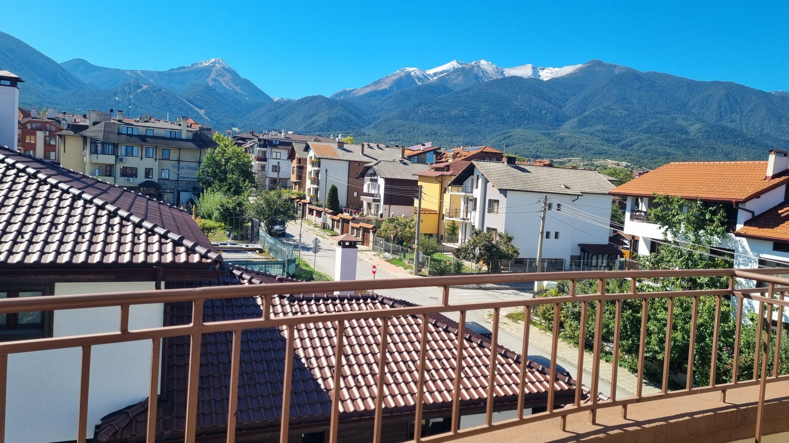 Modern Furnished Studio with Stunning Panoramic Views of the Pirin Mountains